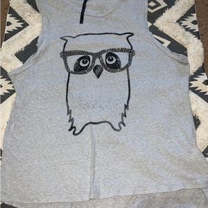 “The classic” T-shirt tank owl wearing sequin glasses (front) bootie on back